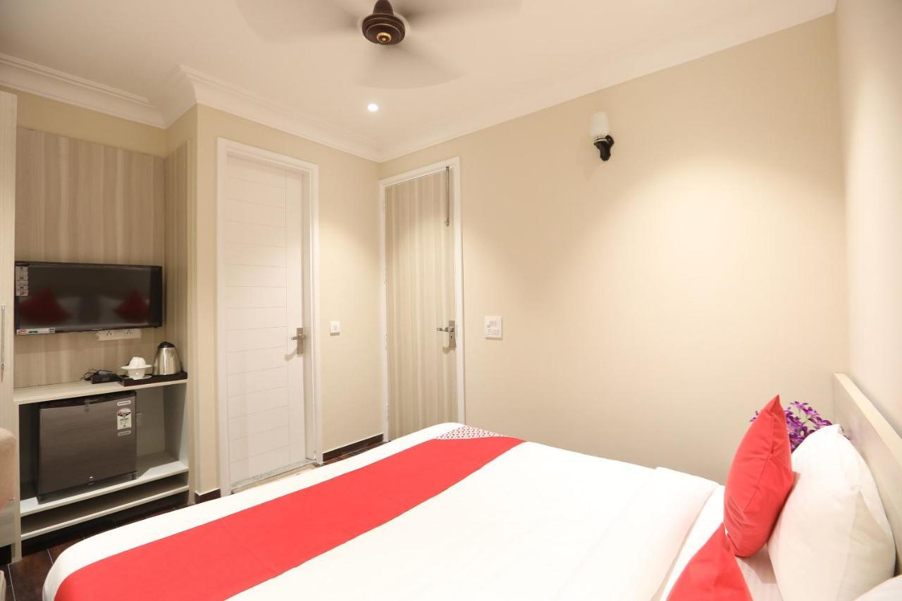 Oyo 43009 The Palm Green Hotel Indraprastha Buitenkant foto