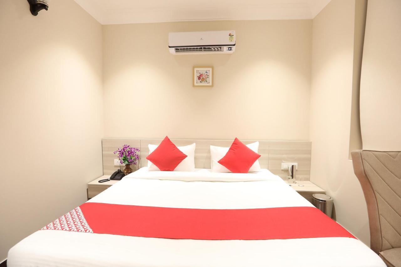 Oyo 43009 The Palm Green Hotel Indraprastha Buitenkant foto